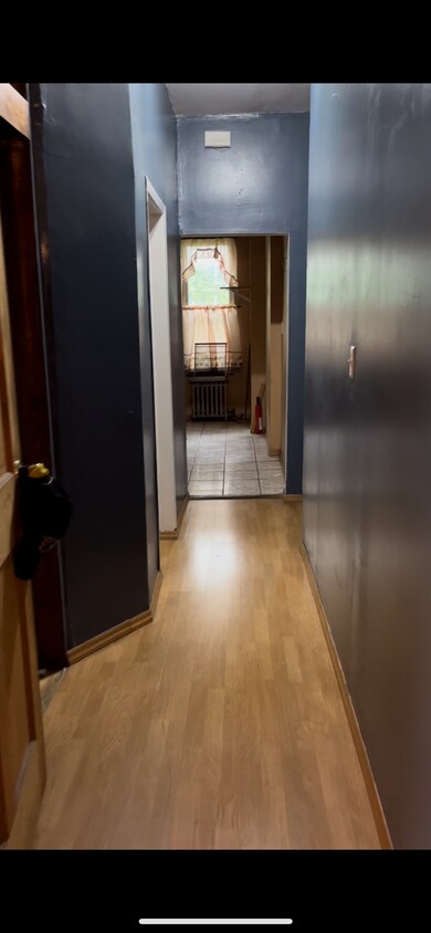 Primary Photo - 2720 Creston Ave
