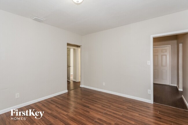 Foto del edificio - 10516 NW 28th Ave