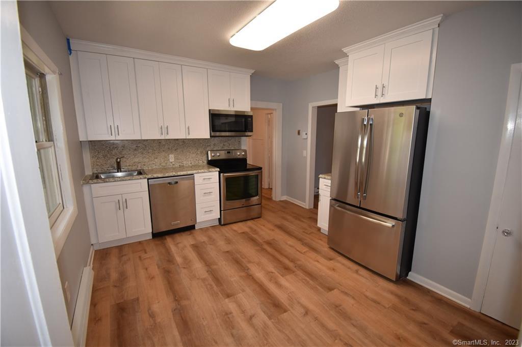 2 Lincoln Ave Unit 1, Stonington, CT 06355 Room for Rent in