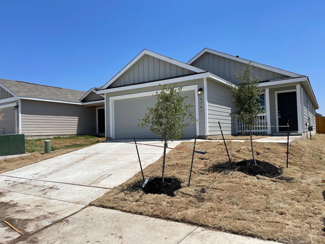 Primary Photo - SINGLE FAMILY HOME FOR RENT
