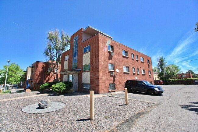 Building Photo - 1320 Macon St