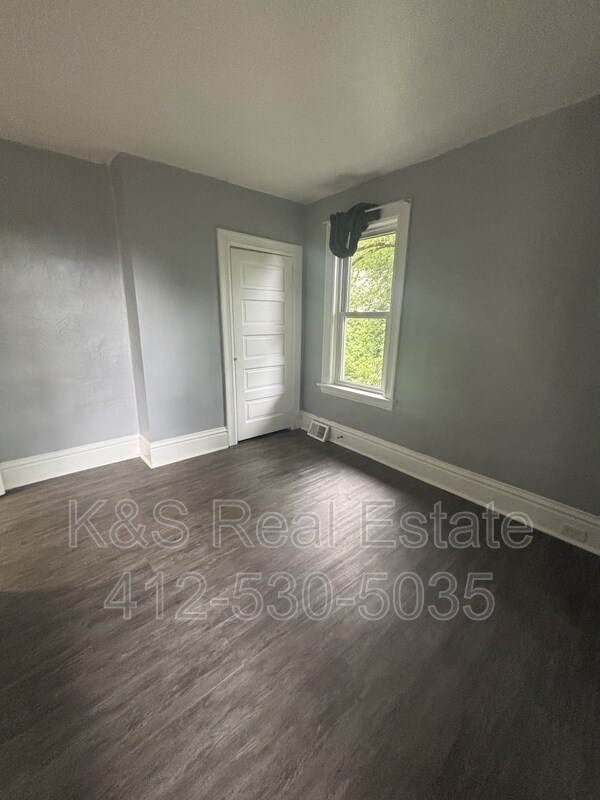 Foto del edificio - 5227 Clarwin Ave