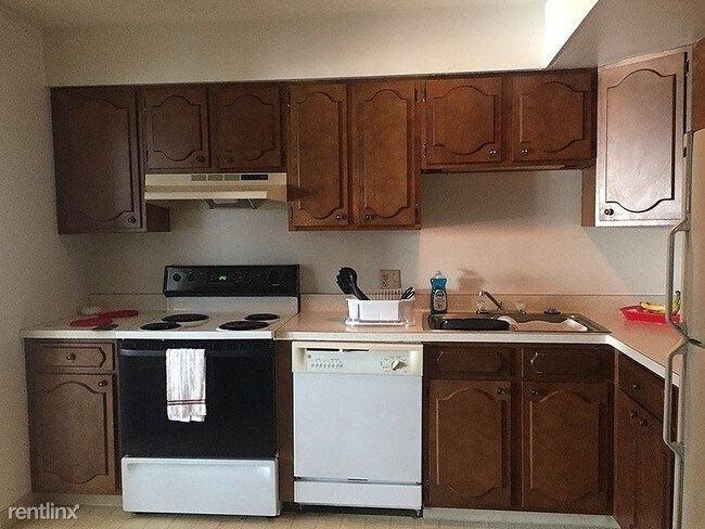 Foto del edificio - 2 br, 1 bath Condo - 563 Garrison Avenue 10