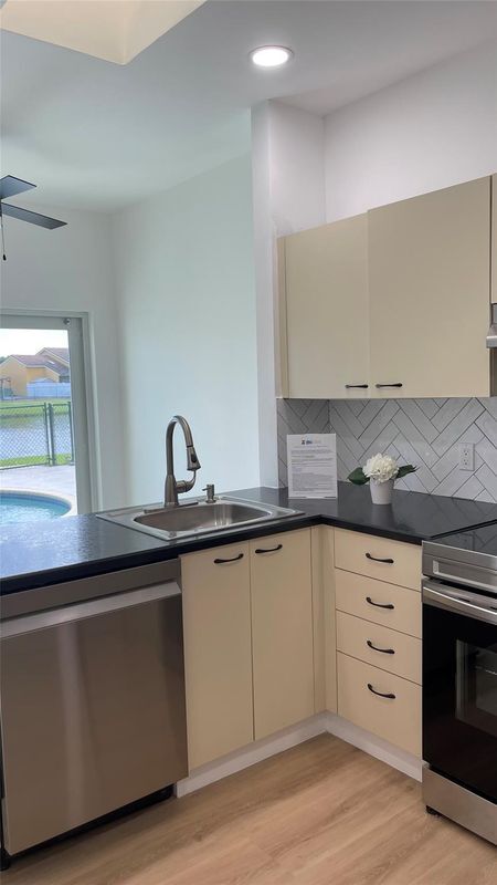 Foto principal - 6425 96th Pl S