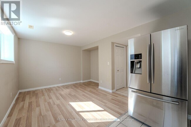 Building Photo - 67 Iris Dr