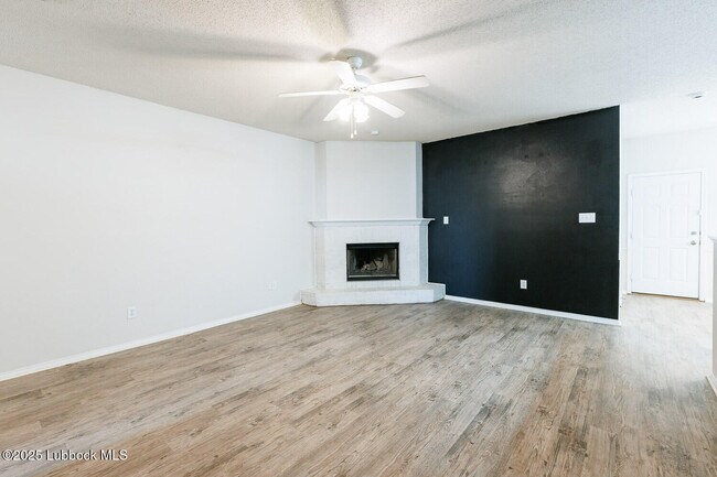 Foto del edificio - 536 N Kirby Ave