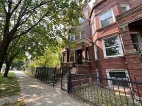 Building Photo - 1438 N Kedzie Ave