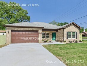 Building Photo - 3226 Homer Adkins Blvd