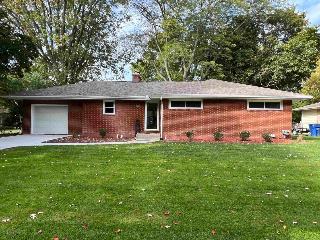 4611 Kingston Ct, Midland, MI 48642 House Rental in Midland, MI