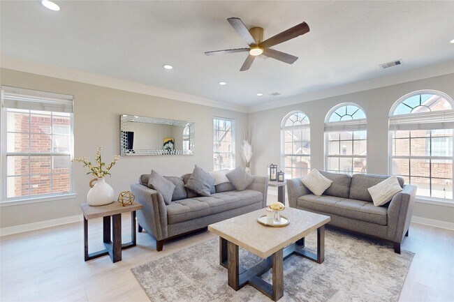 Foto del edificio - 6222 Skyline Dr