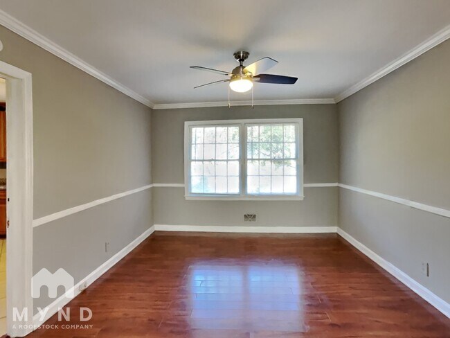 Foto del edificio - 990 Lynhurst Dr SW