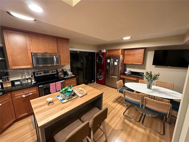 Photo - 400 Valencia Ave House