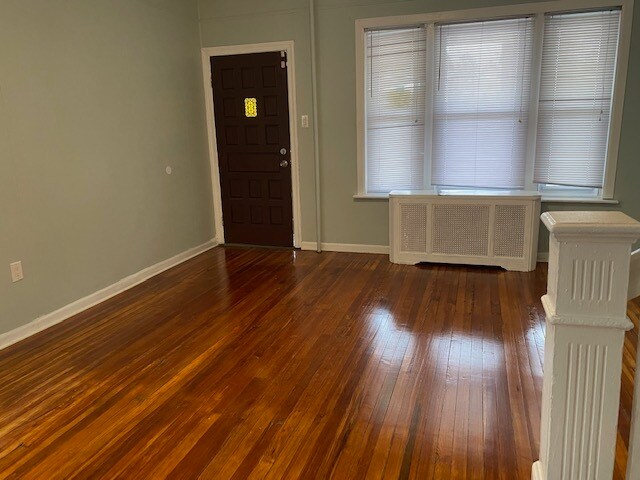 Foto del edificio - 409 Ardmore Ave