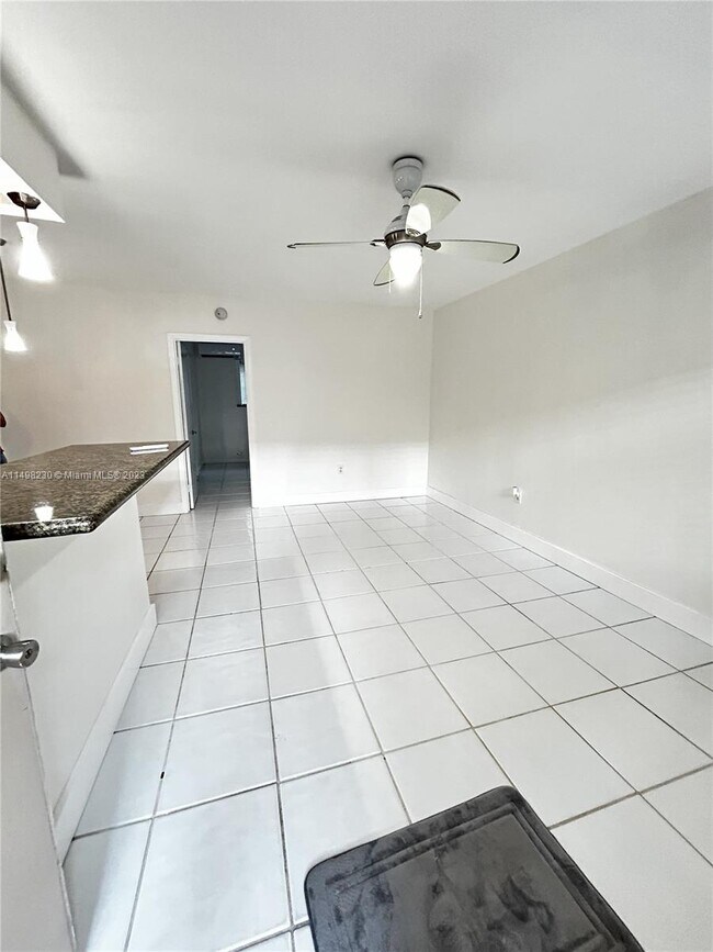 6310 SW 79th St Unit 3, South Miami, FL 33143 Room for Rent in South