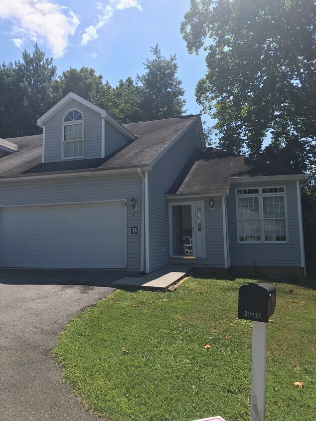 Foto principal - 21441 Clear Creek Rd