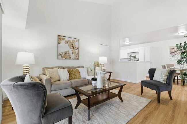 Foto del edificio - 3685 Nutwood Terrace