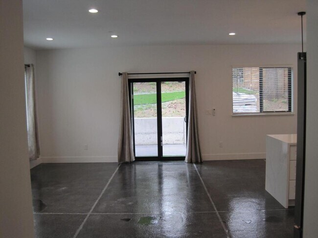 Building Photo - 212 SW 129th St