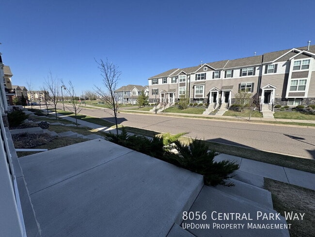 Foto del edificio - 8056 Central Park Way