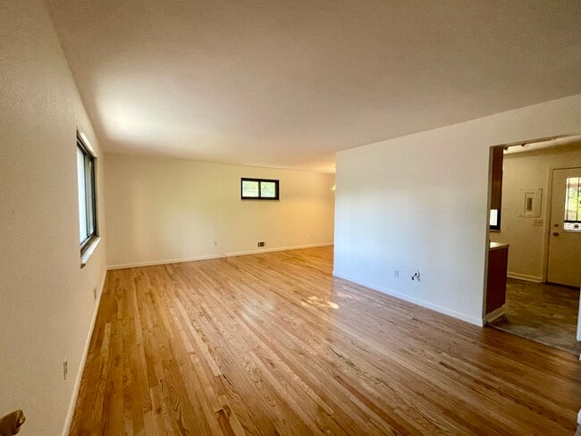 Building Photo - 12752 E Park Lane Dr