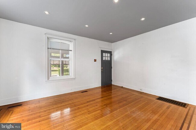 Foto del edificio - 809 Ardmore Ave