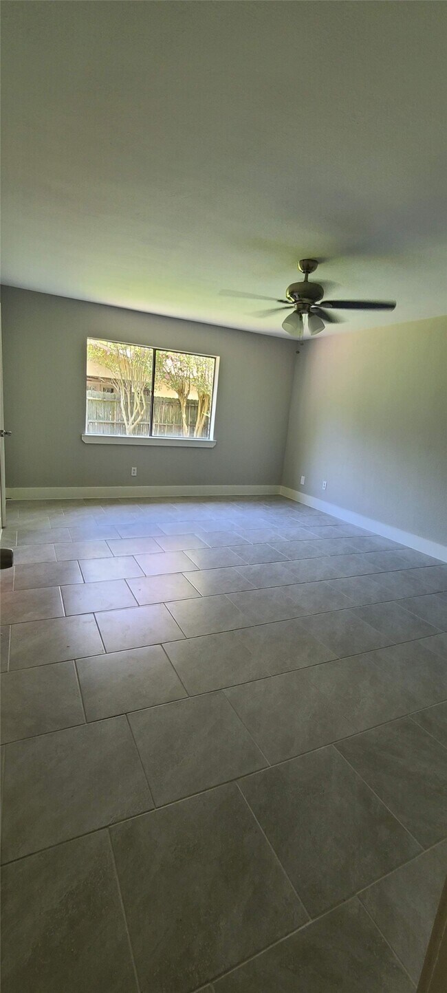 Building Photo - 15623 Mendocino Dr