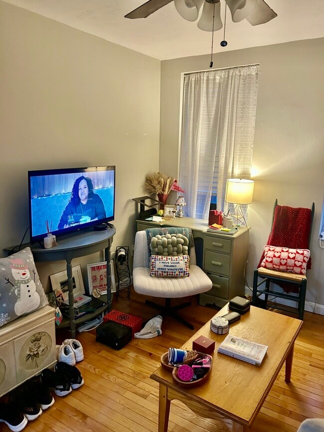 Photo - 220 Hanover St Apartment