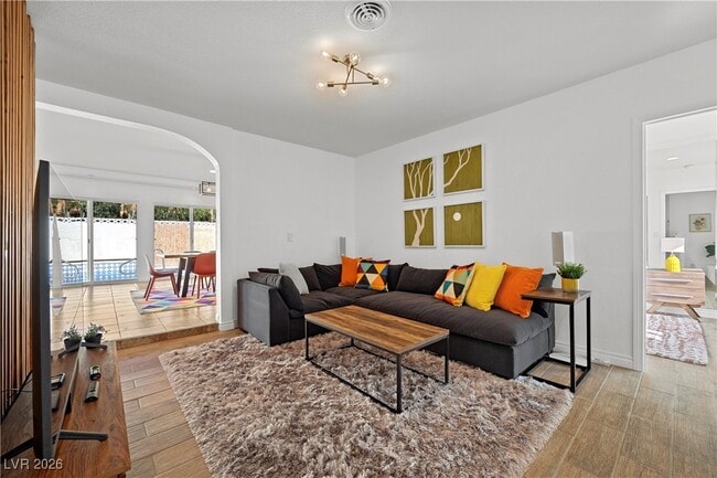 Foto del edificio - 1554 Raindance Way