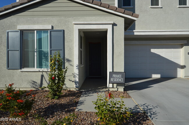 Building Photo - 1326 W Coyote Dr