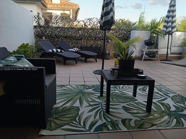 Foto del edificio - 5220 NW 83rd Ct