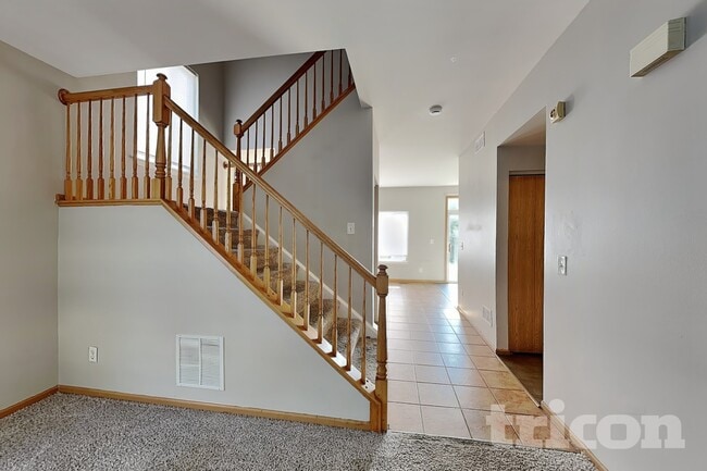 Building Photo - 719 Bayles Dr