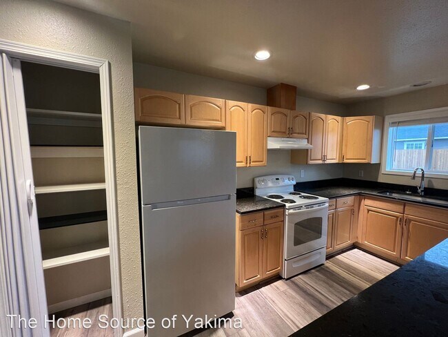 Building Photo - 3 br, 2 bath House - 1505 S 10th Avenue - ...
