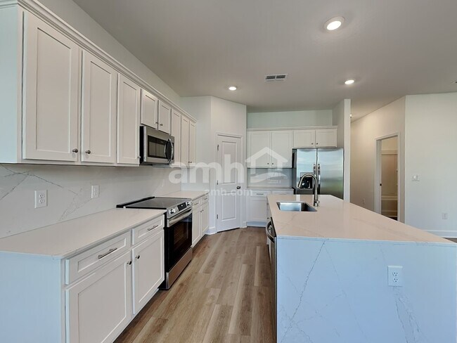 Foto del edificio - 3310 Carthage Ave