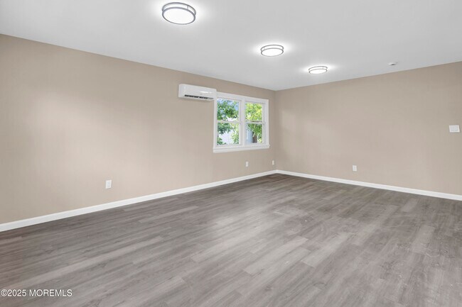 Foto del edificio - 1105 Comstock St