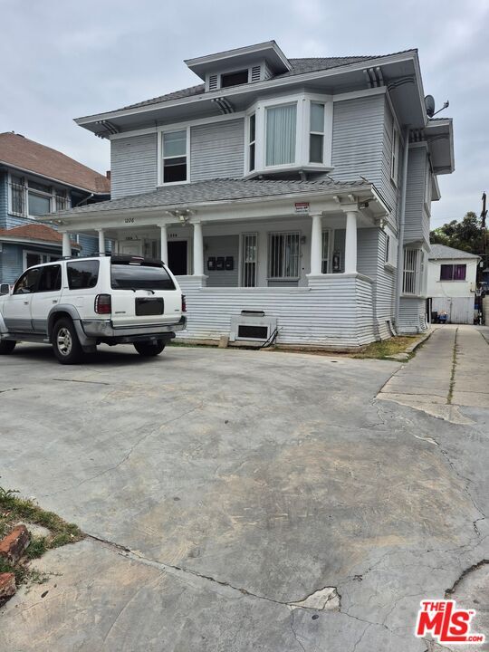 Foto principal - 1226 Elden Ave