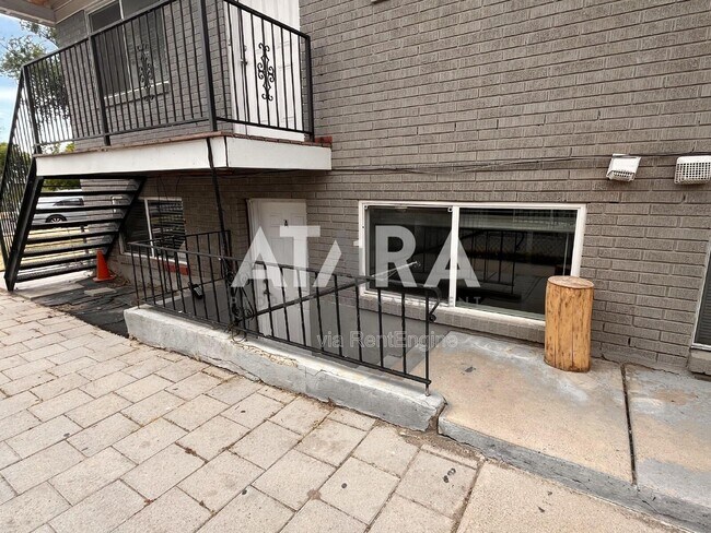 Foto del edificio - 942 N Cornell St