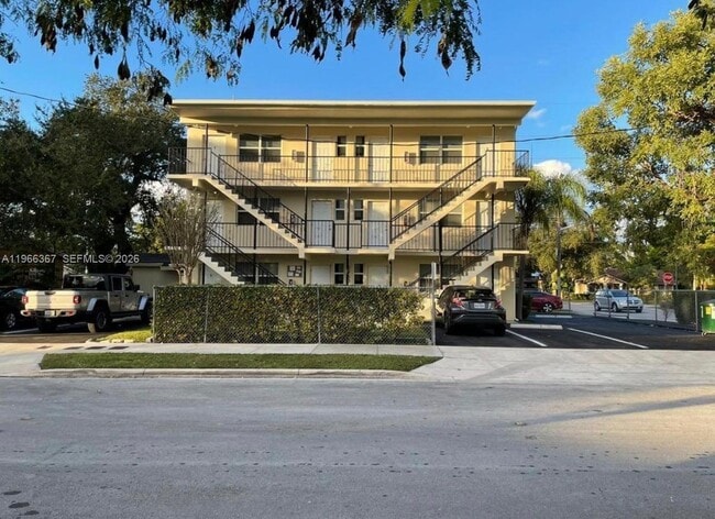 Building Photo - 5963 SW 66th Terrace