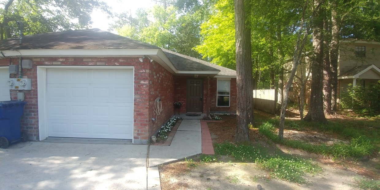 One car Garage Parking - 170 Beech St