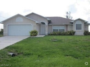 Building Photo - 3303 SW 8th Ct