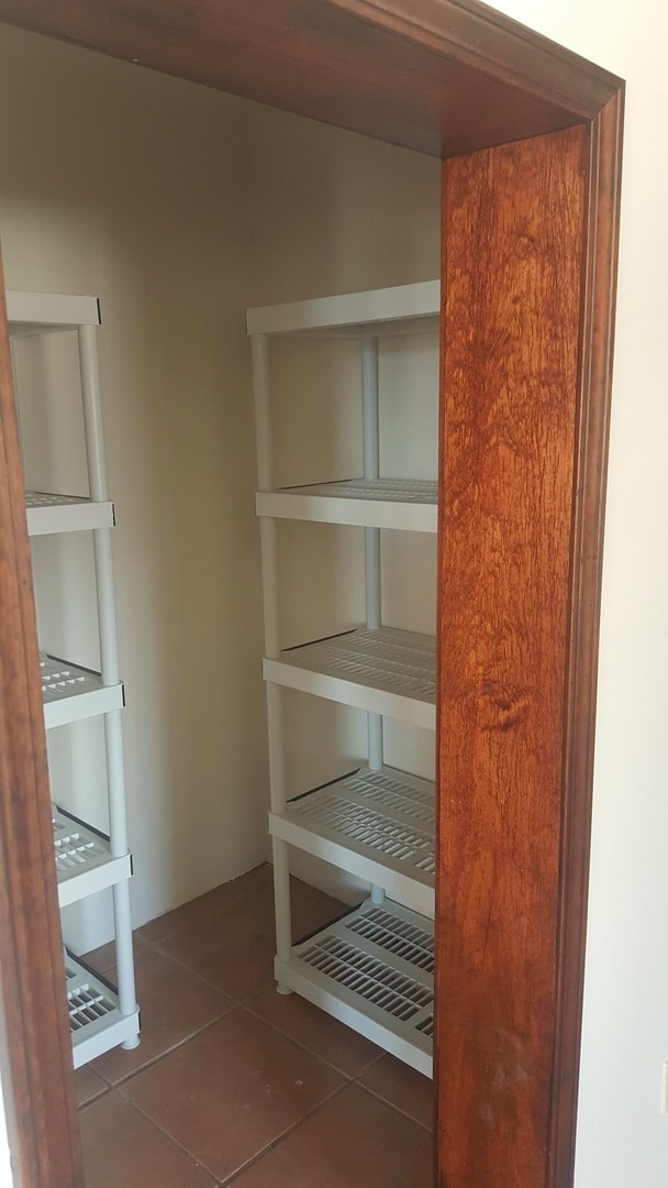 Building Photo - Bernalillo Beauty