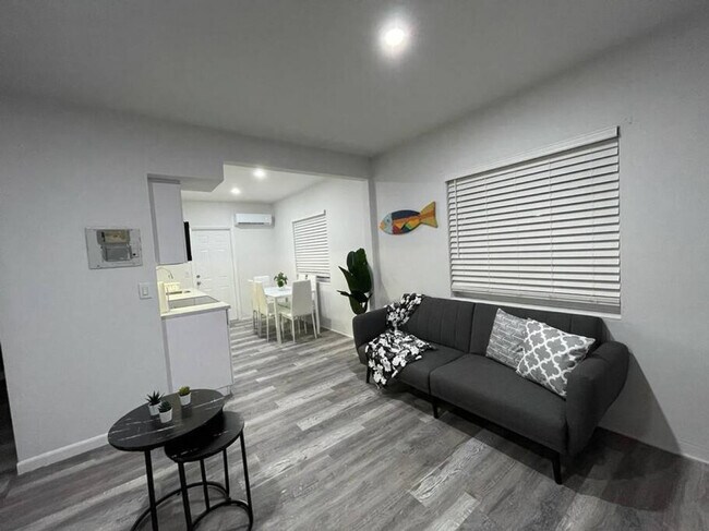 Foto del edificio - 1111 SW 37th Ave