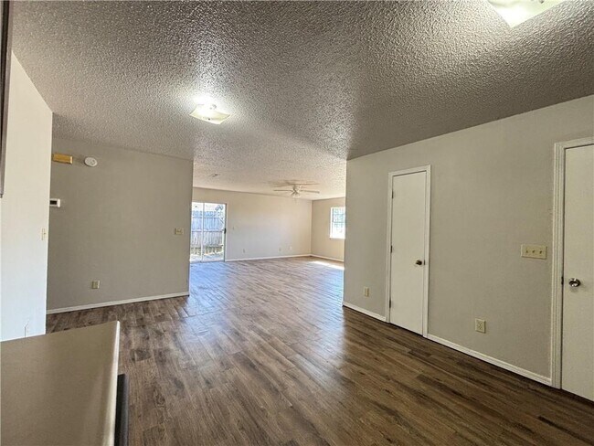 Foto del edificio - 3166 Singletree Ave