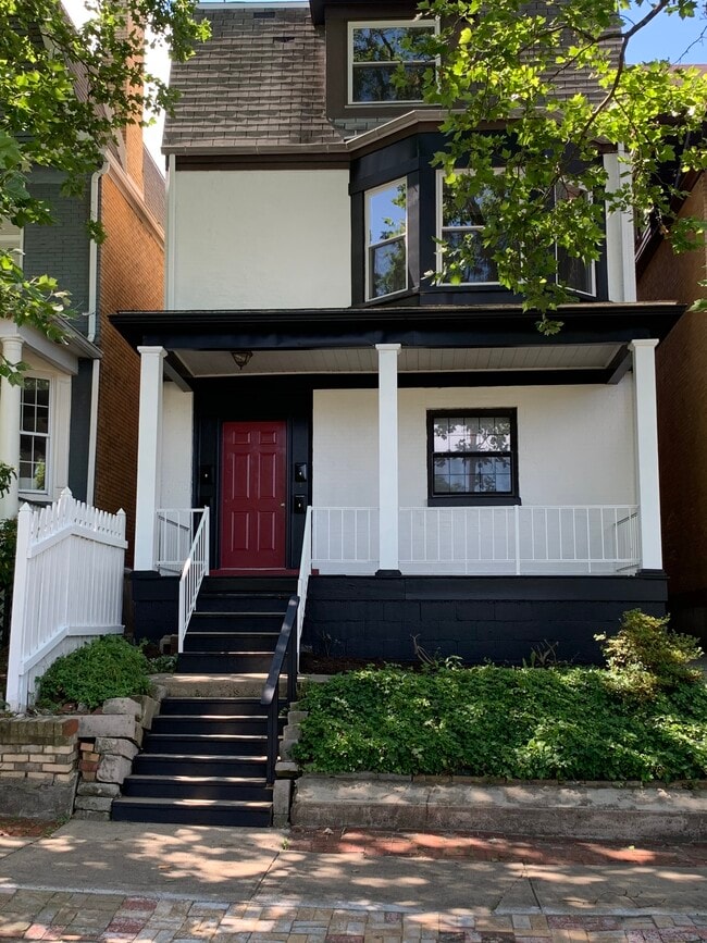 Front Apt Building - 710 E 12th Ave