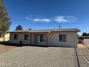 Building Photo - 4906 Sierra Madre Dr