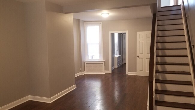 Foto del edificio - Spacious Home - Frankford, Section 8 Welcome