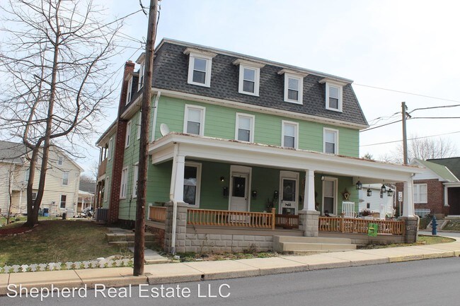 Building Photo - 54 E Chestnut St