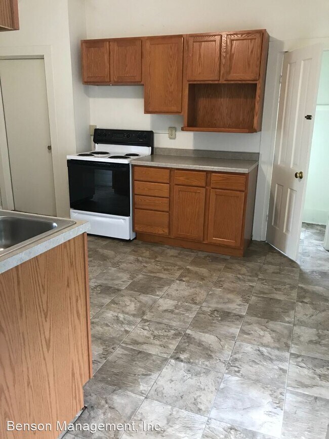 Building Photo - 2 br, 1 bath House - 1820 Wood St.