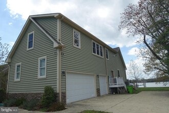Building Photo - 121 Parks Rd