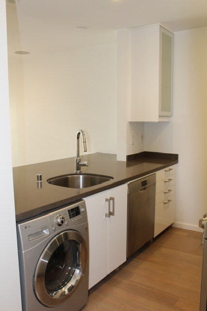 Foto del edificio - 141 S Clark Dr