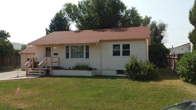 Foto del edificio - 4 Bedroom, 2 Bathroom Home with Large Fenc...