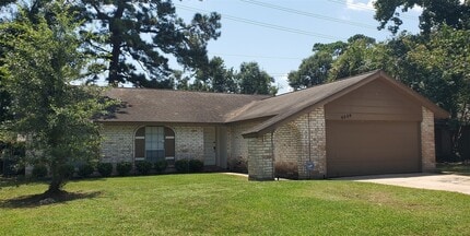 Building Photo - 5226 Moonshadows Dr